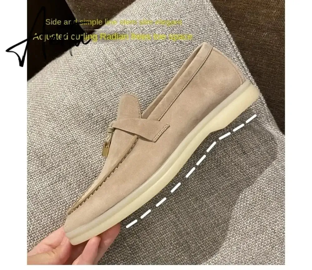 Aiertu Top Quality LP Spring Autumn New Round Head Flat Foot Pendant Ladies Fashion Comfortable Lok Fu Single Casual Women Shoes